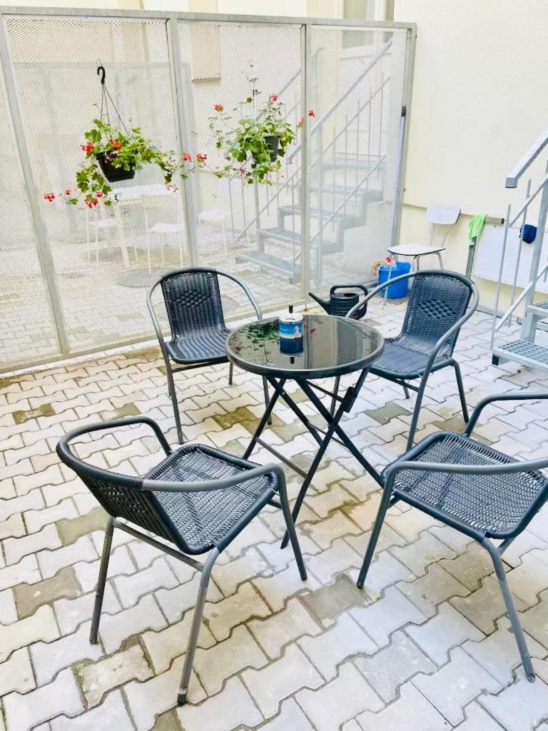 Cozy Design Homestay With Terrace Prague Exterior photo